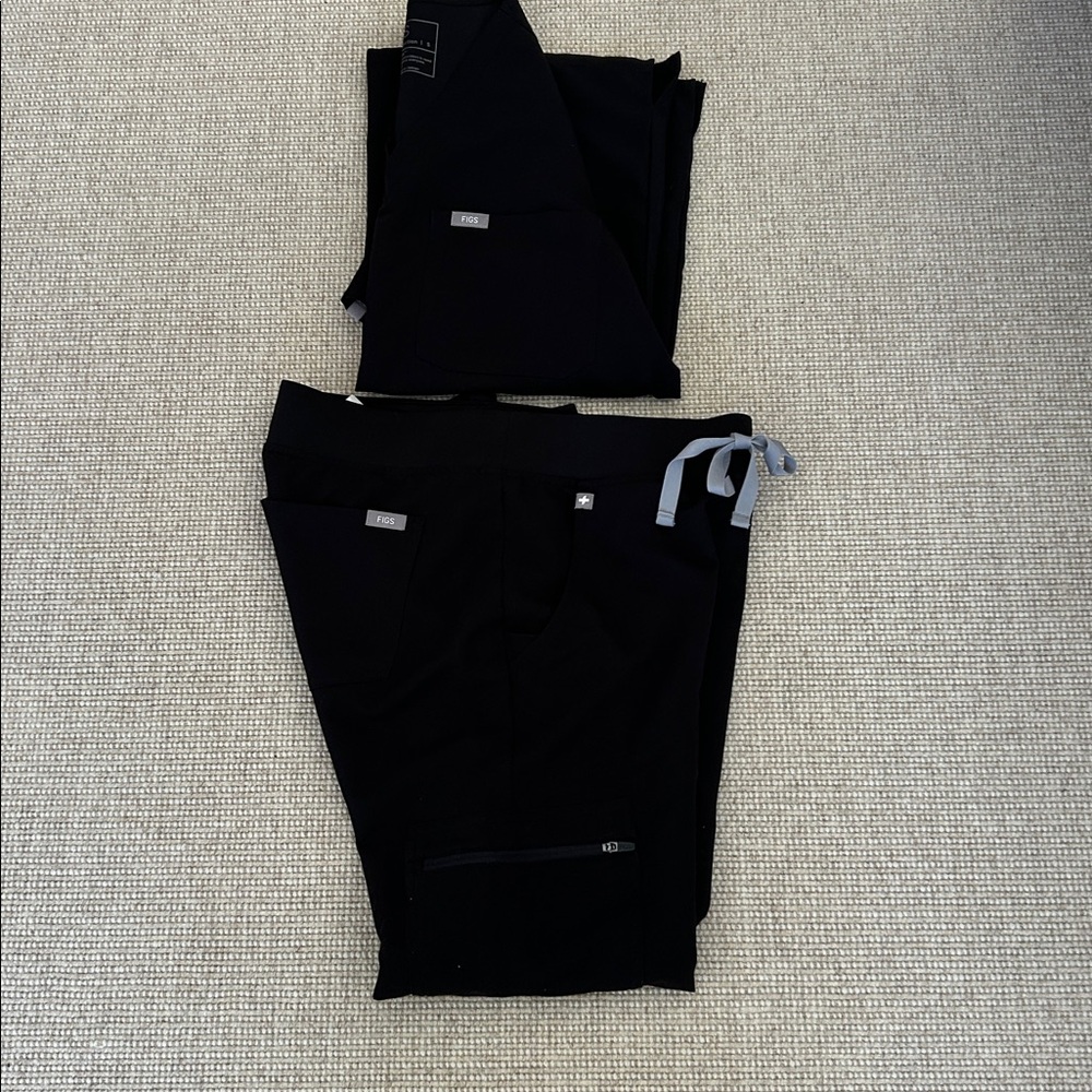 FIGS Scrub Set Black XS/Petite Pants & Small Shirt